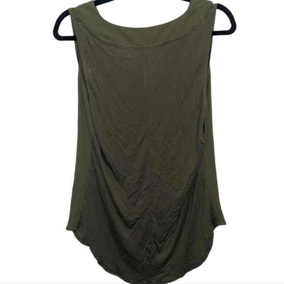 Soho New York & Company Olive Green V-Neck Tank Top 🌿✨ - Picture 2 of 8
